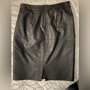 Cabi NEW faux leather skirt size 2.